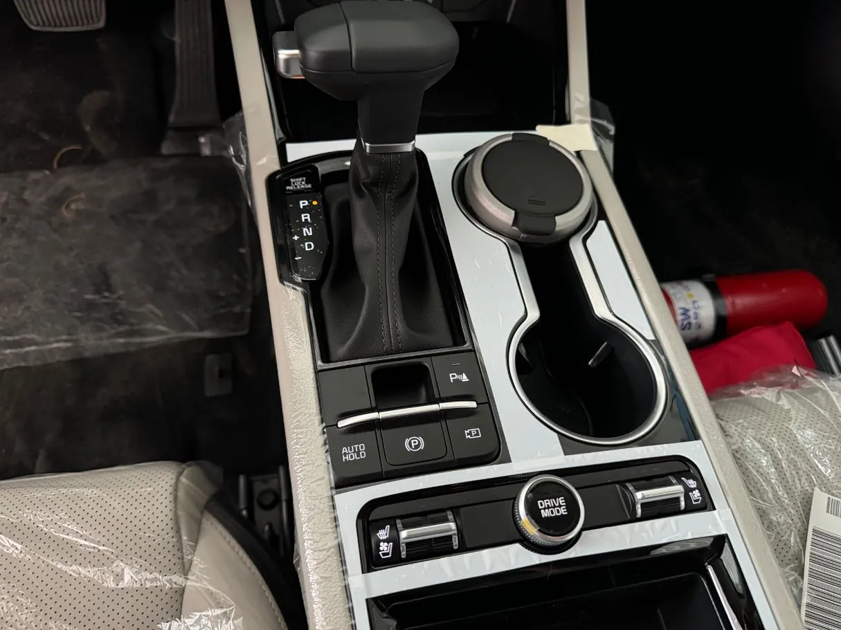 Car image 13