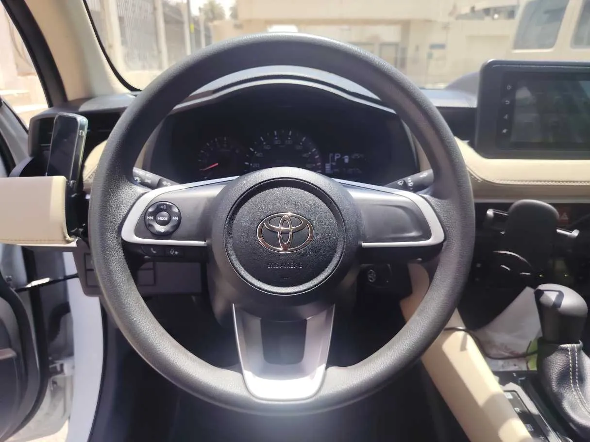 Car image 22