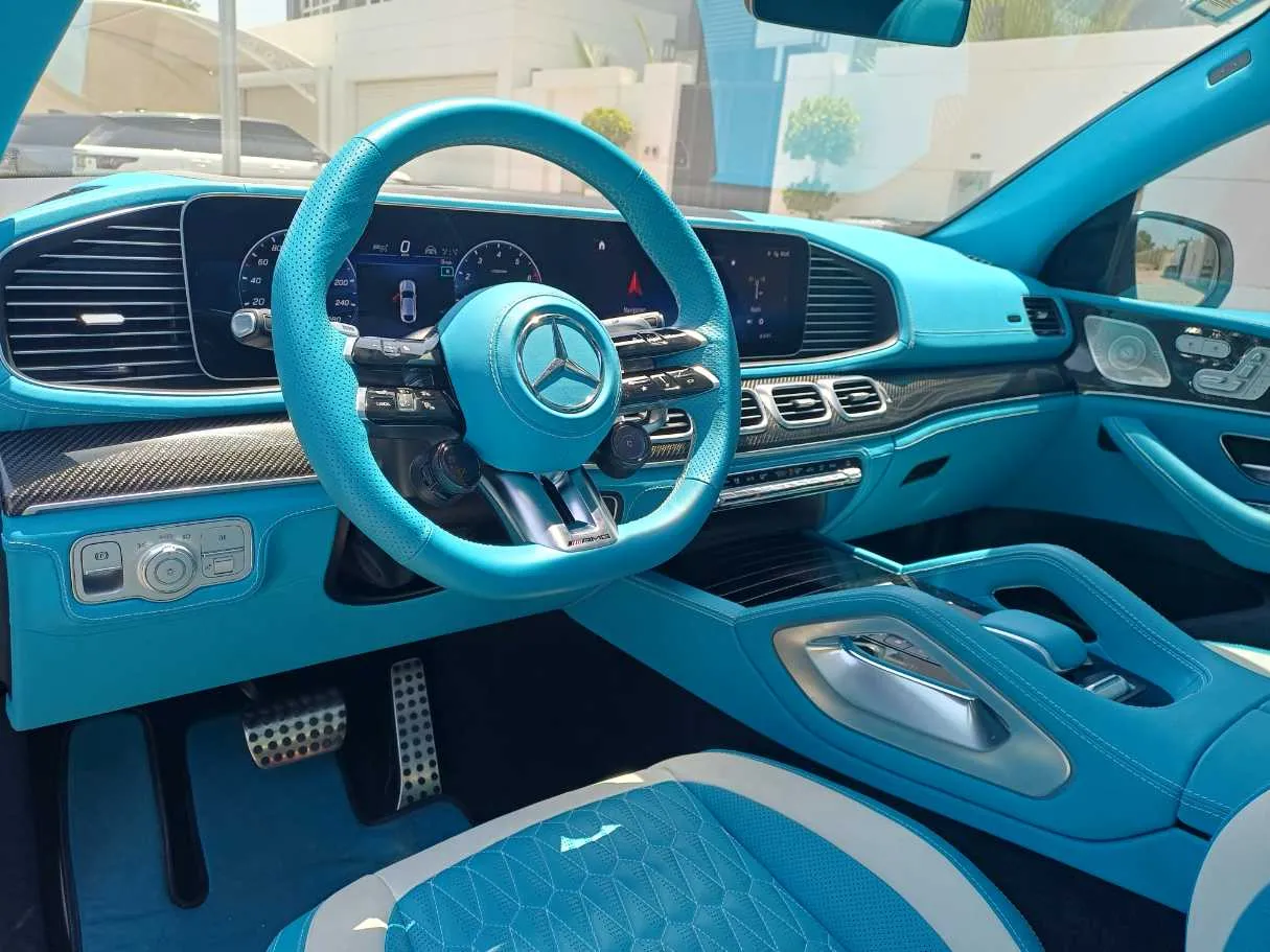 Car image 11