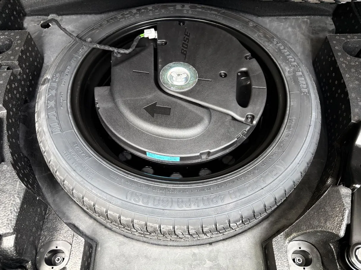 Car image 27