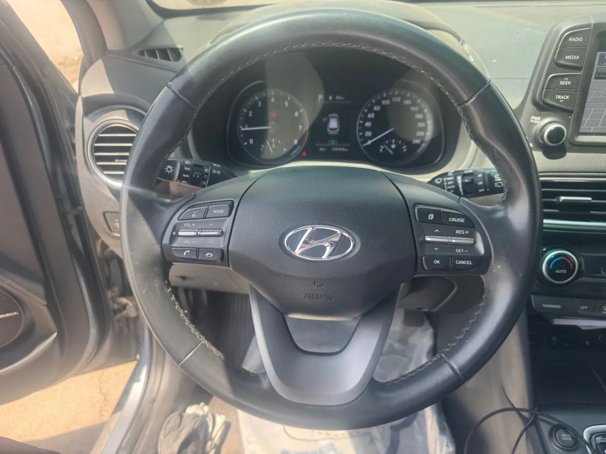 Car image 17