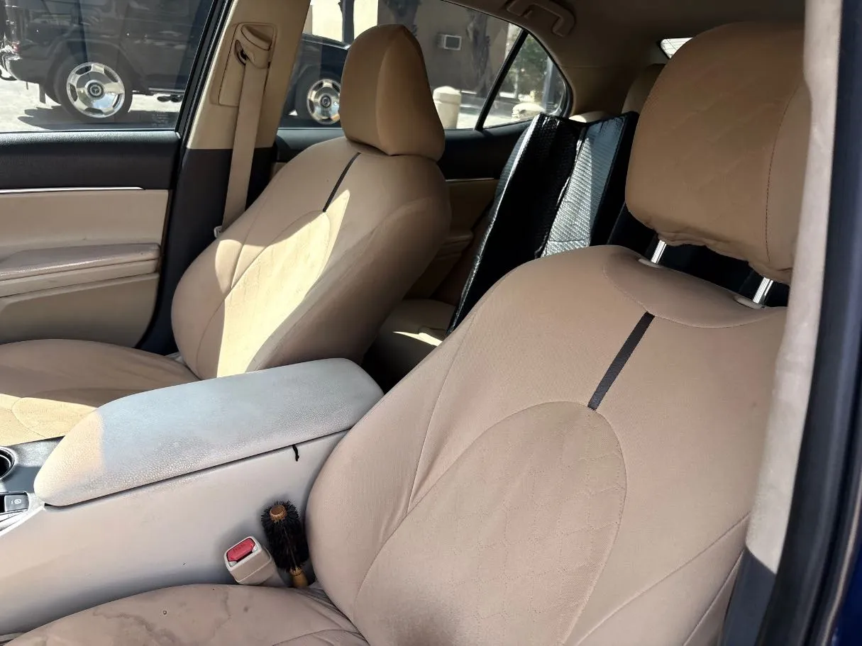 Car image 13