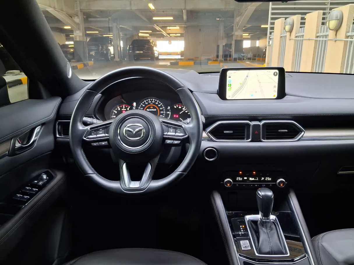 Car image 17