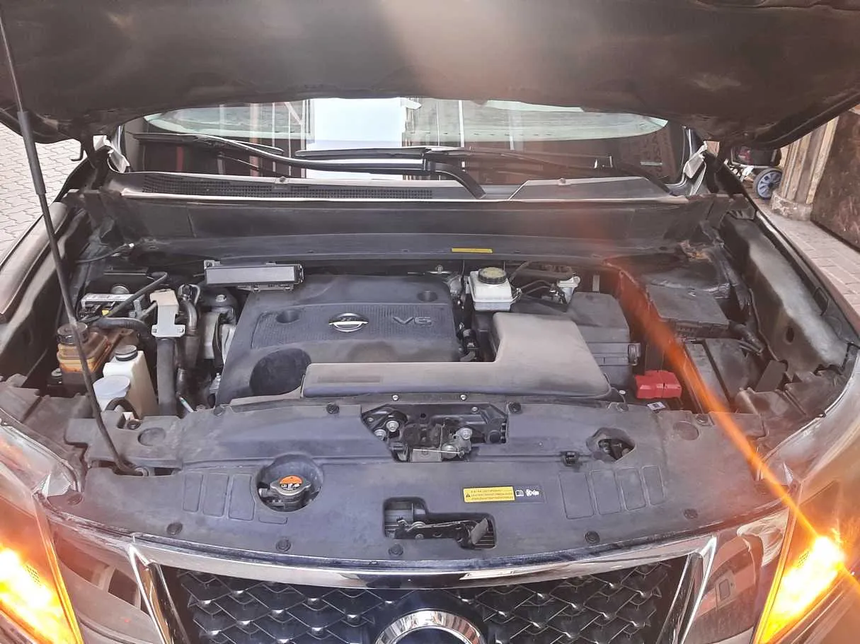 Car image 18