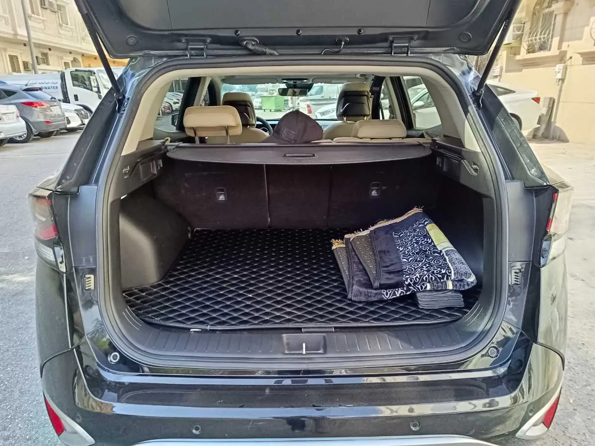 Car image 28