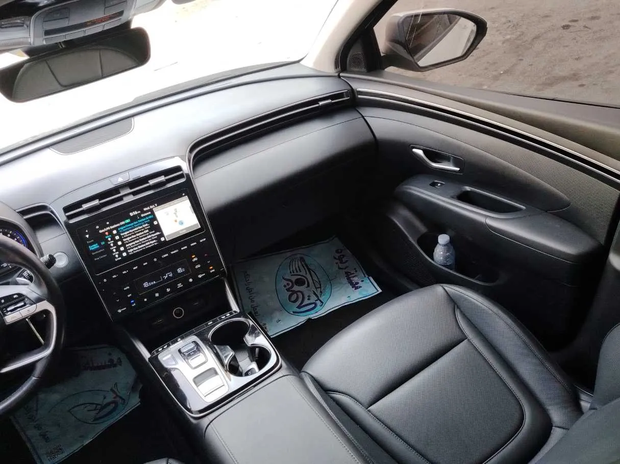Car image 21