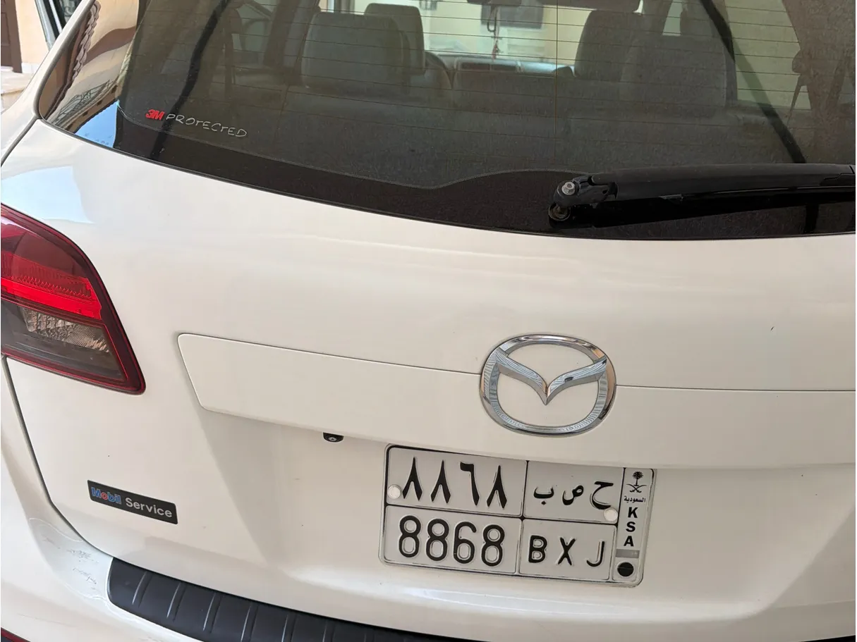 Car image 11