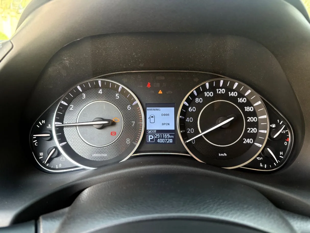 Car image 23