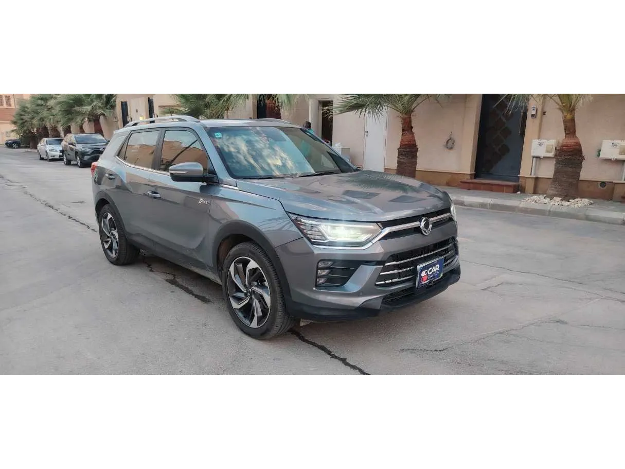 Car image 3
