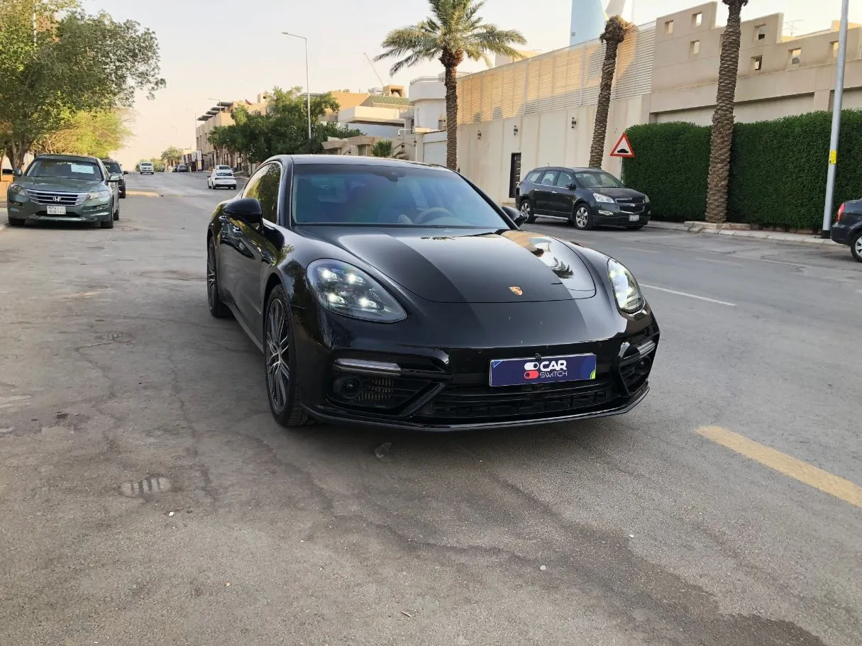Car image 3