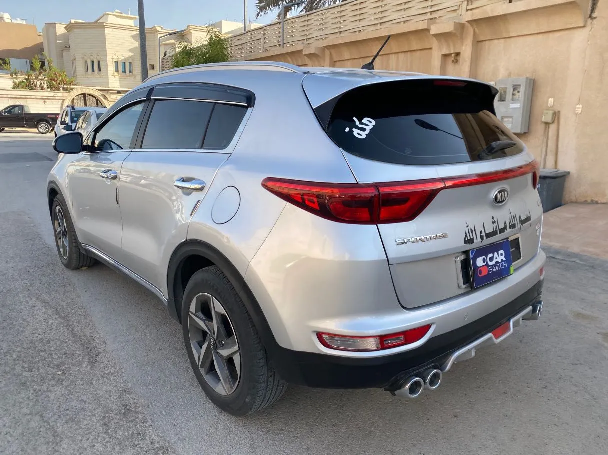 Car image 6