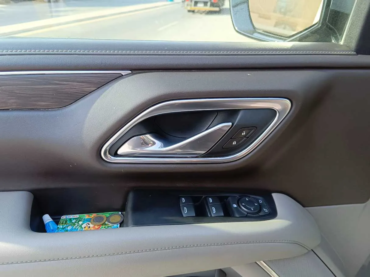 Car image 30
