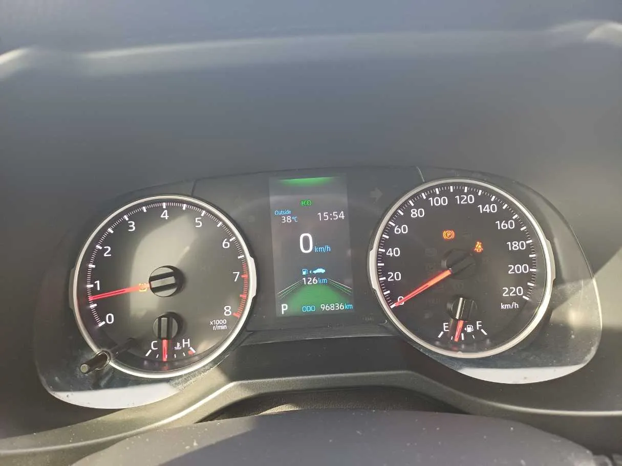 Car image 18