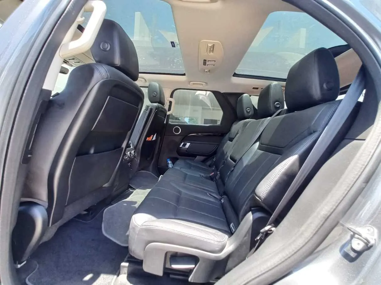 Car image 8