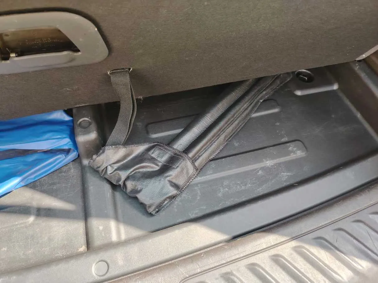 Car image 43