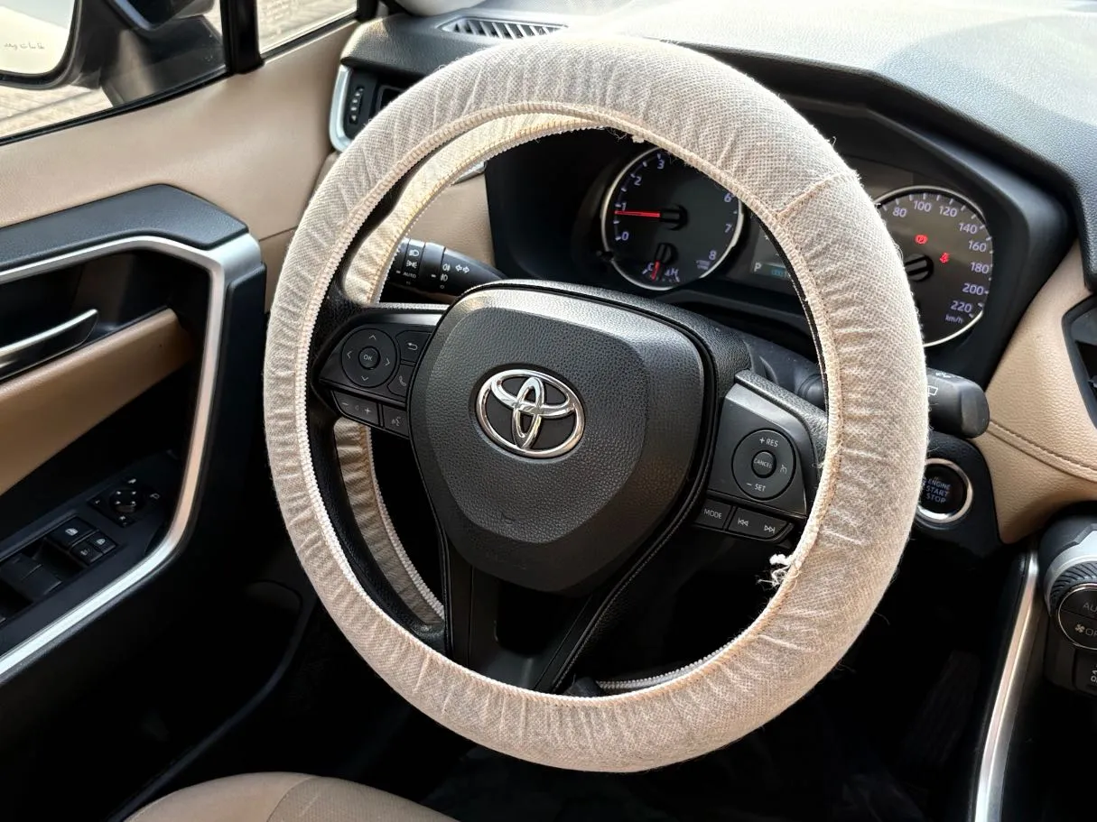 Car image 22