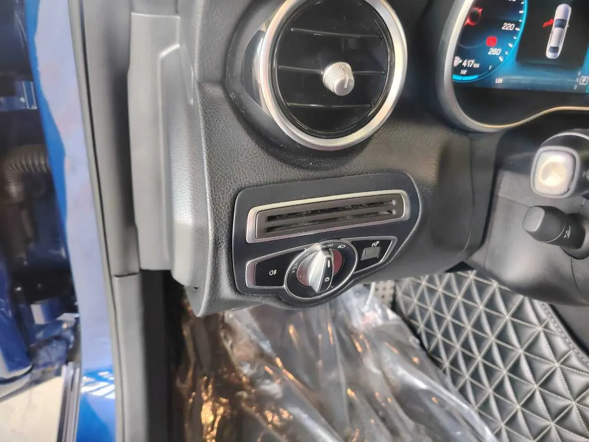 Car image 38