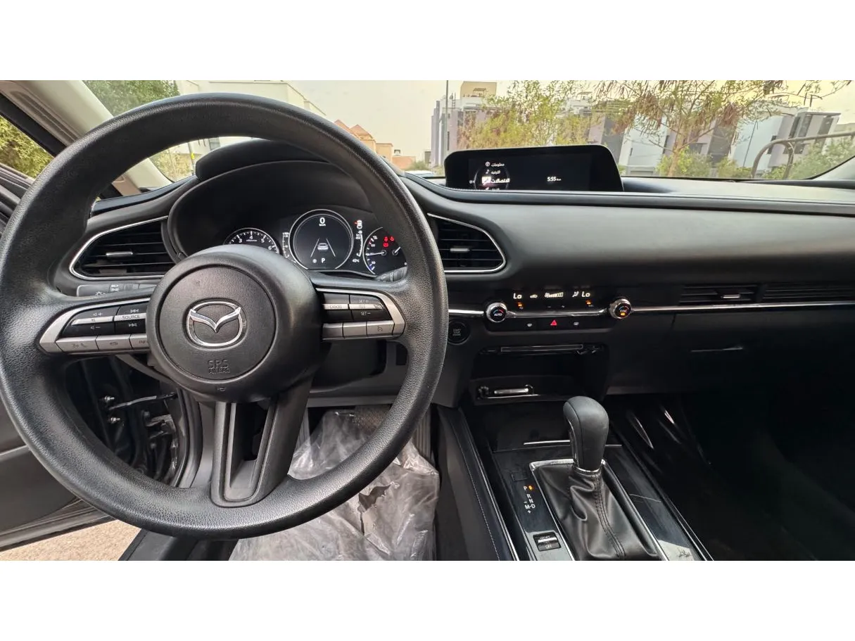 Car image 18