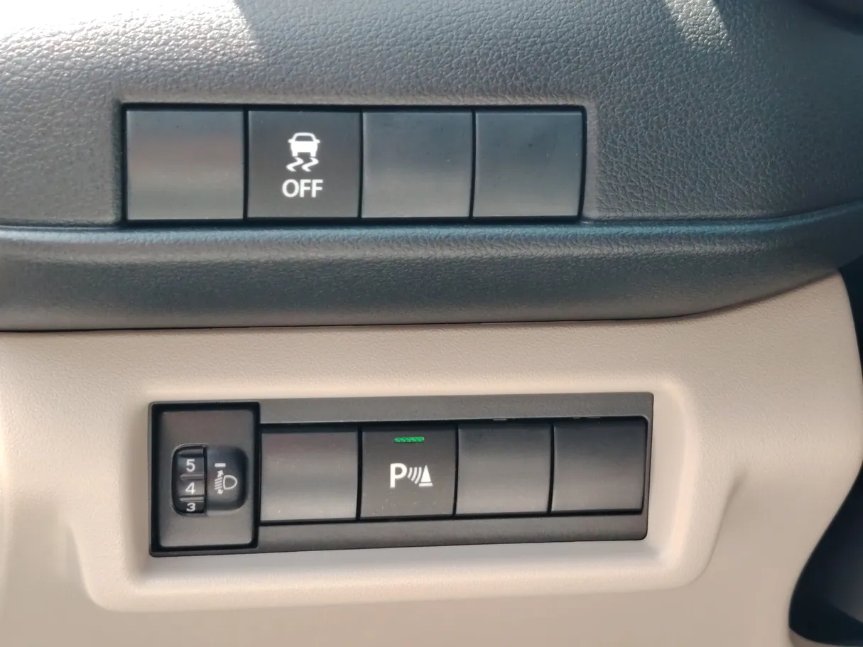 Car image 28