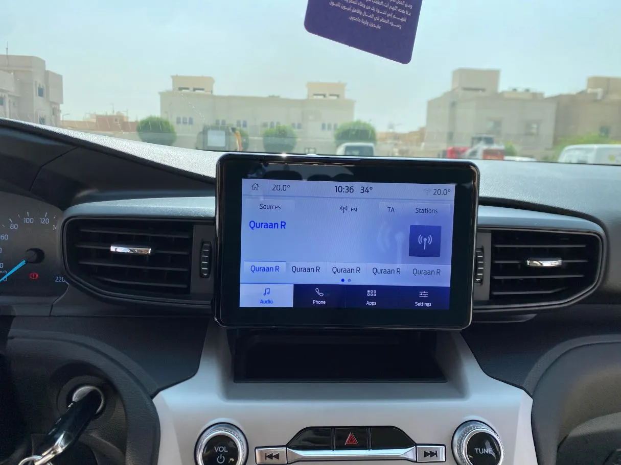 Car image 18