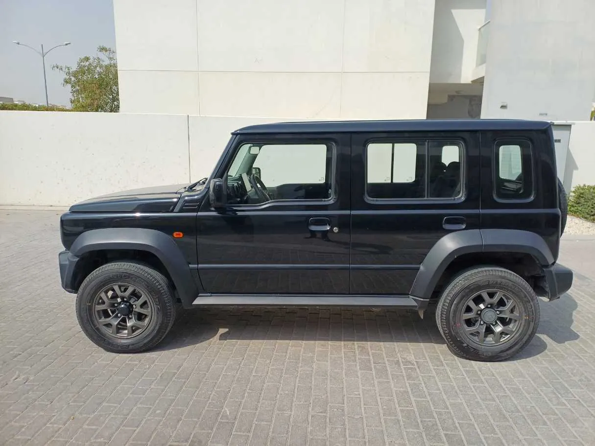 Car image 8