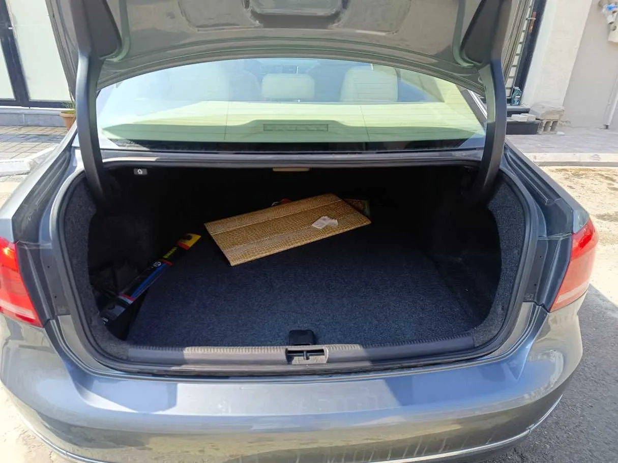 Car image 27