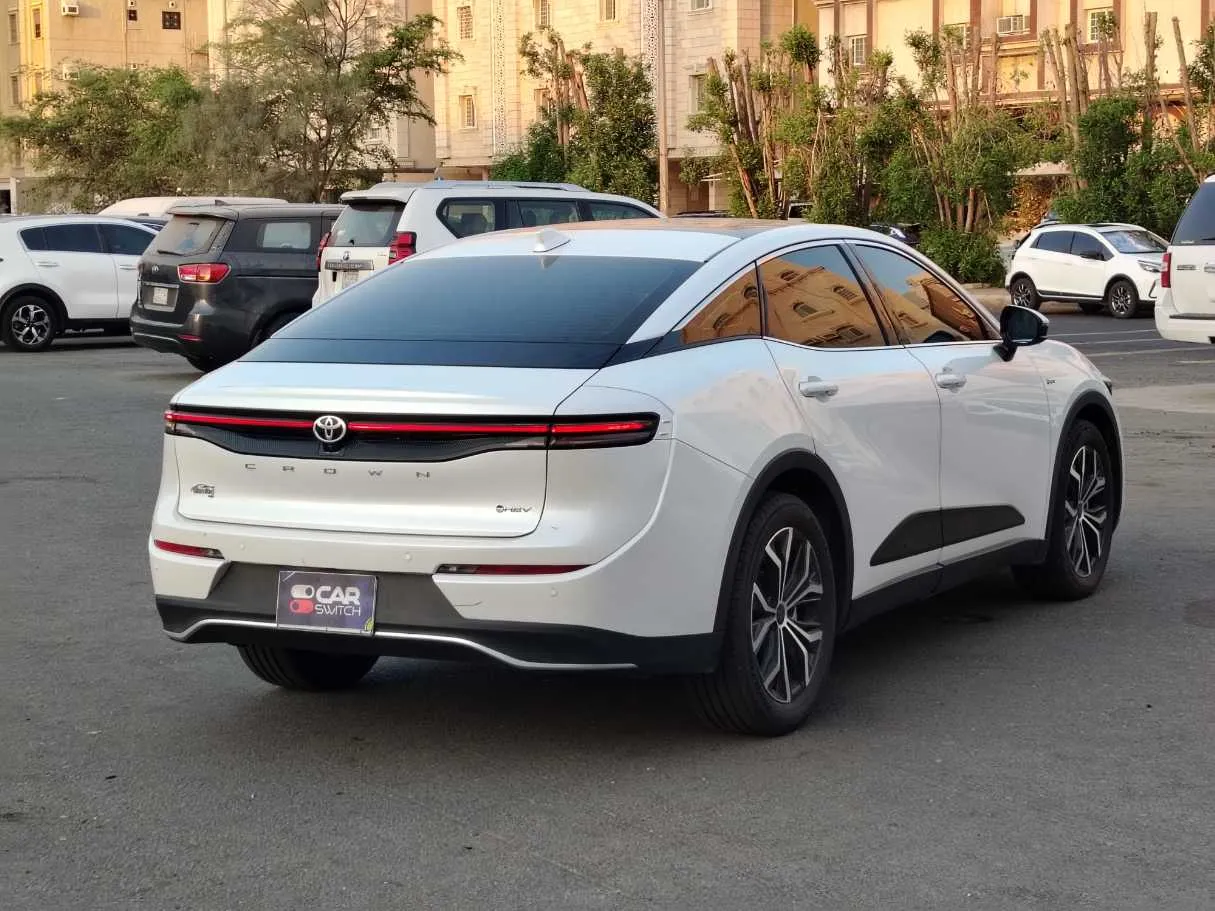 Car image 5