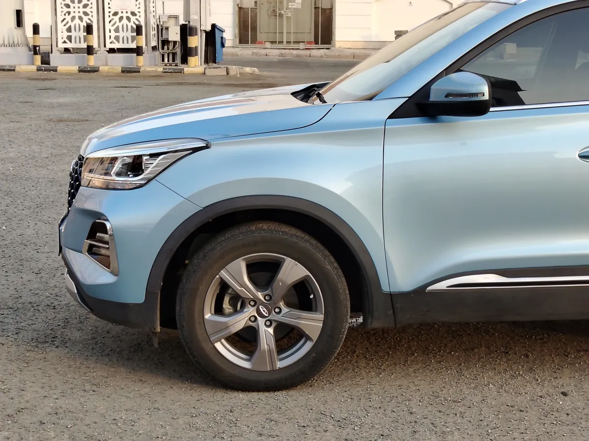 Car image 9