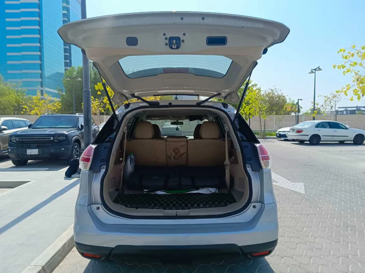 Car image 24