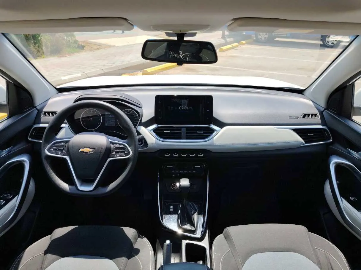 Car image 19