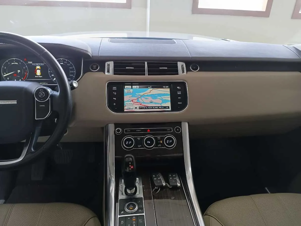 Car image 17