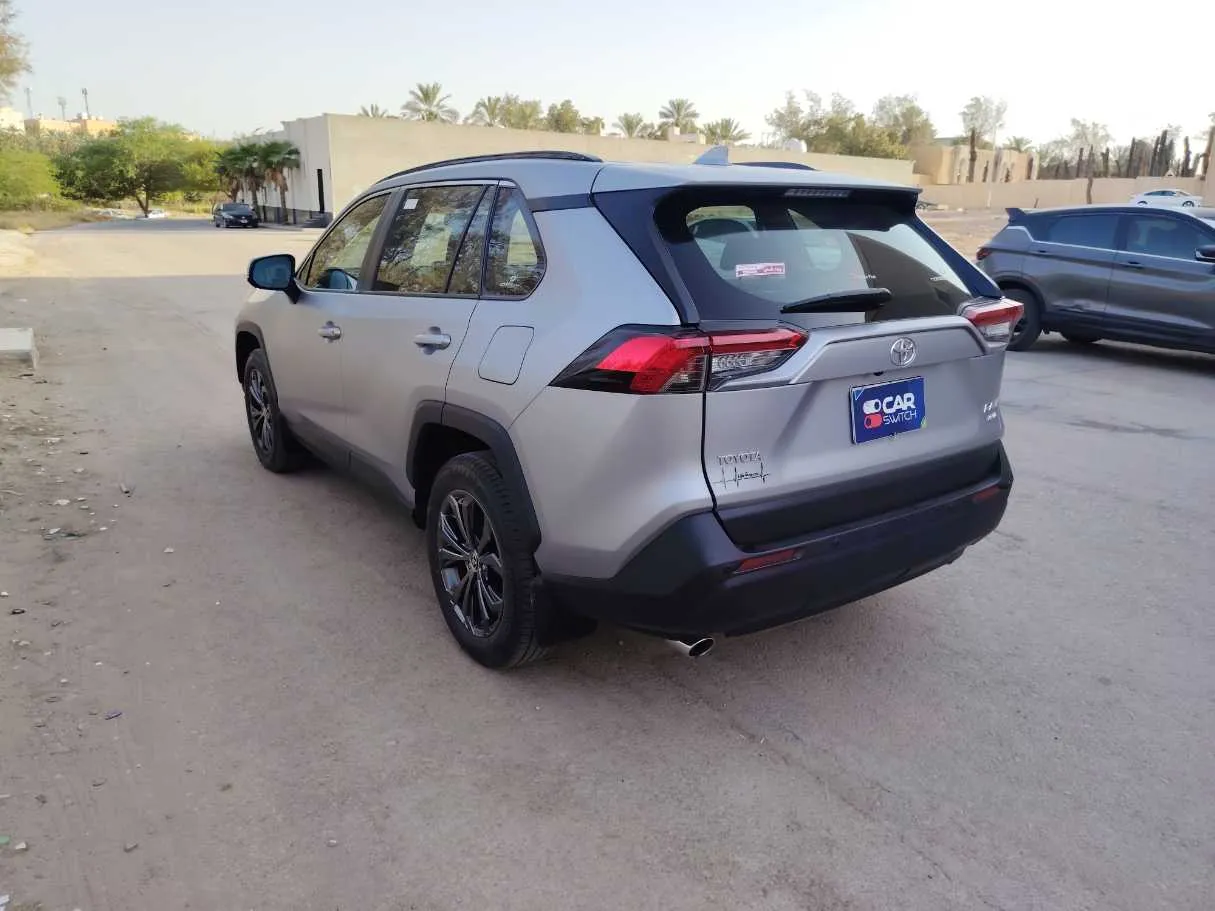 Car image 7