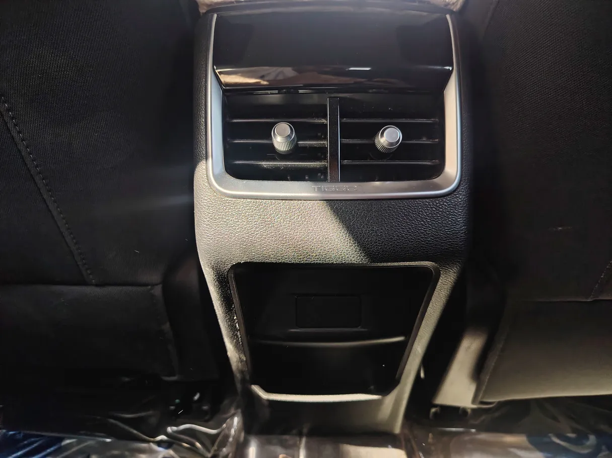Car image 24