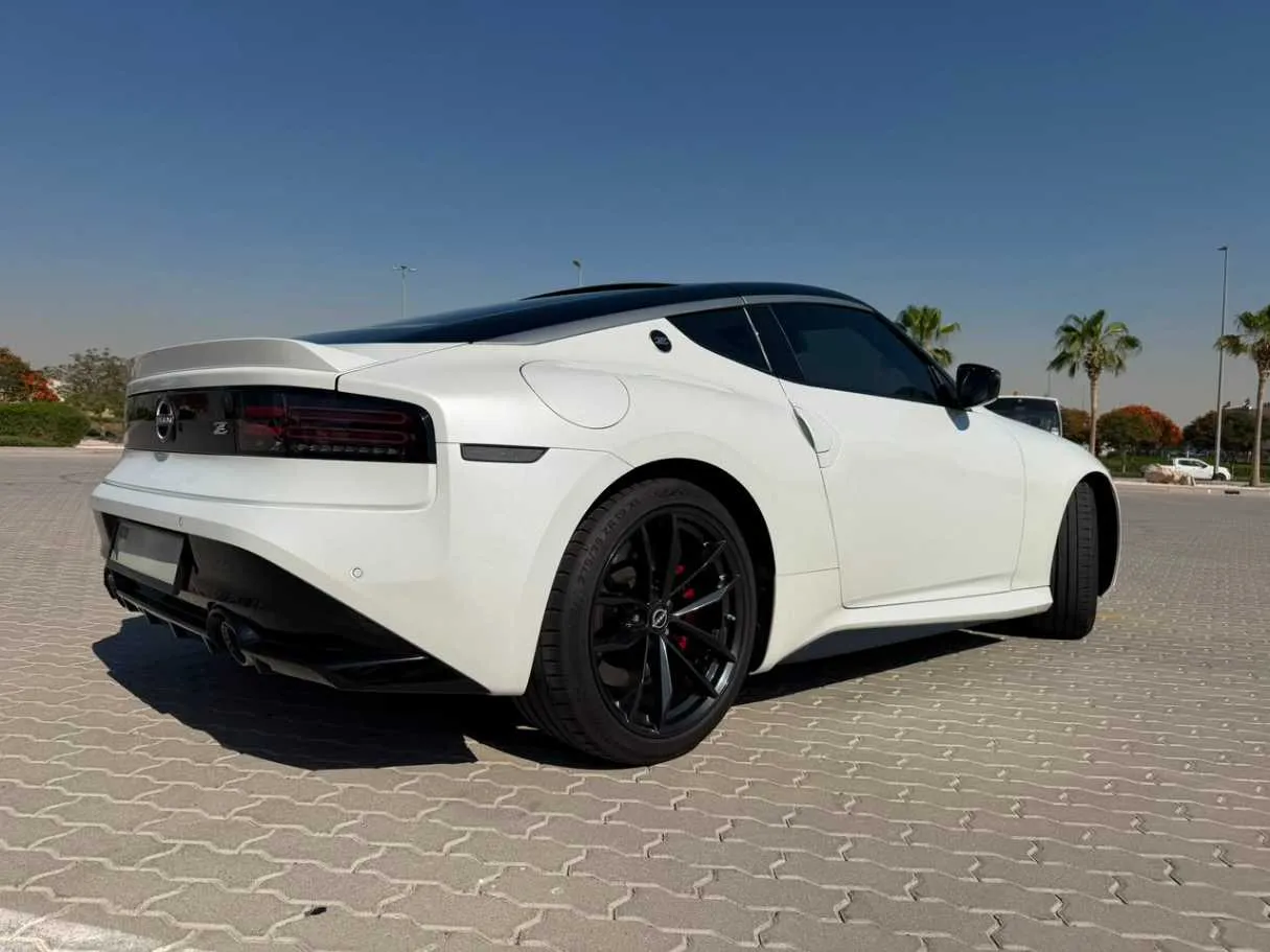 Car image 8