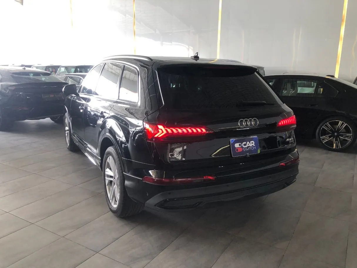 Car image 7