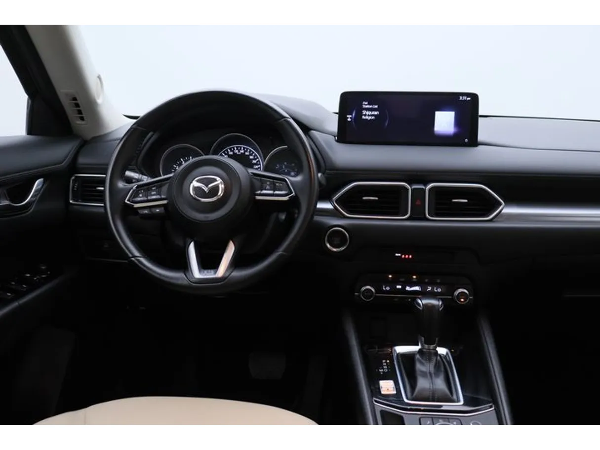 Car image 15