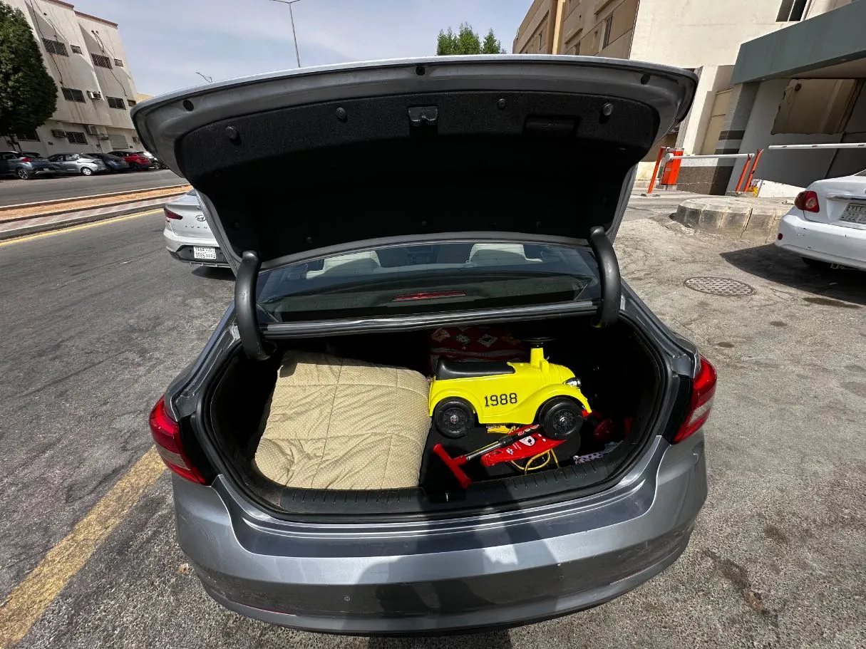 Car image 22