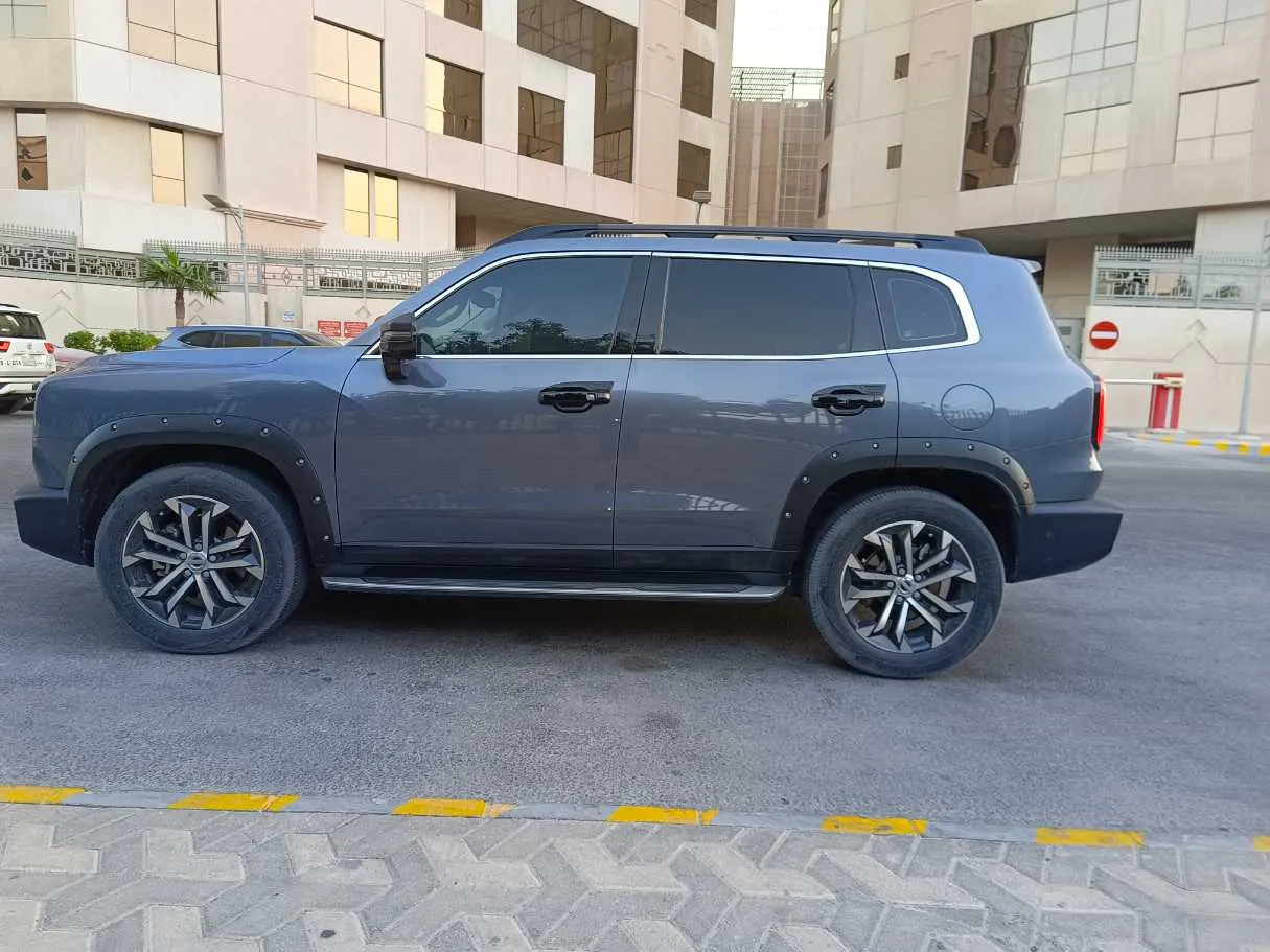 Car image 8