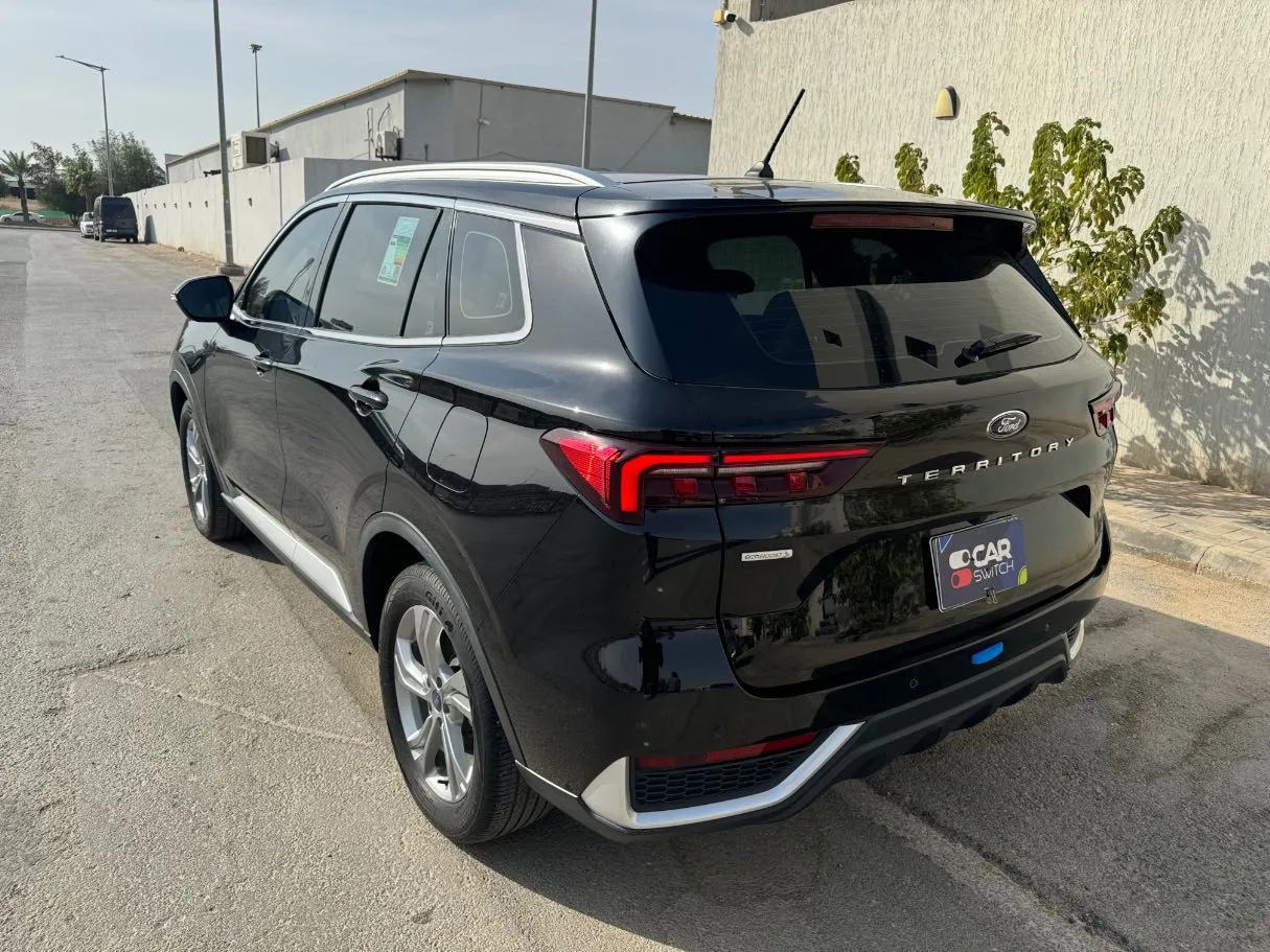 Car image 6