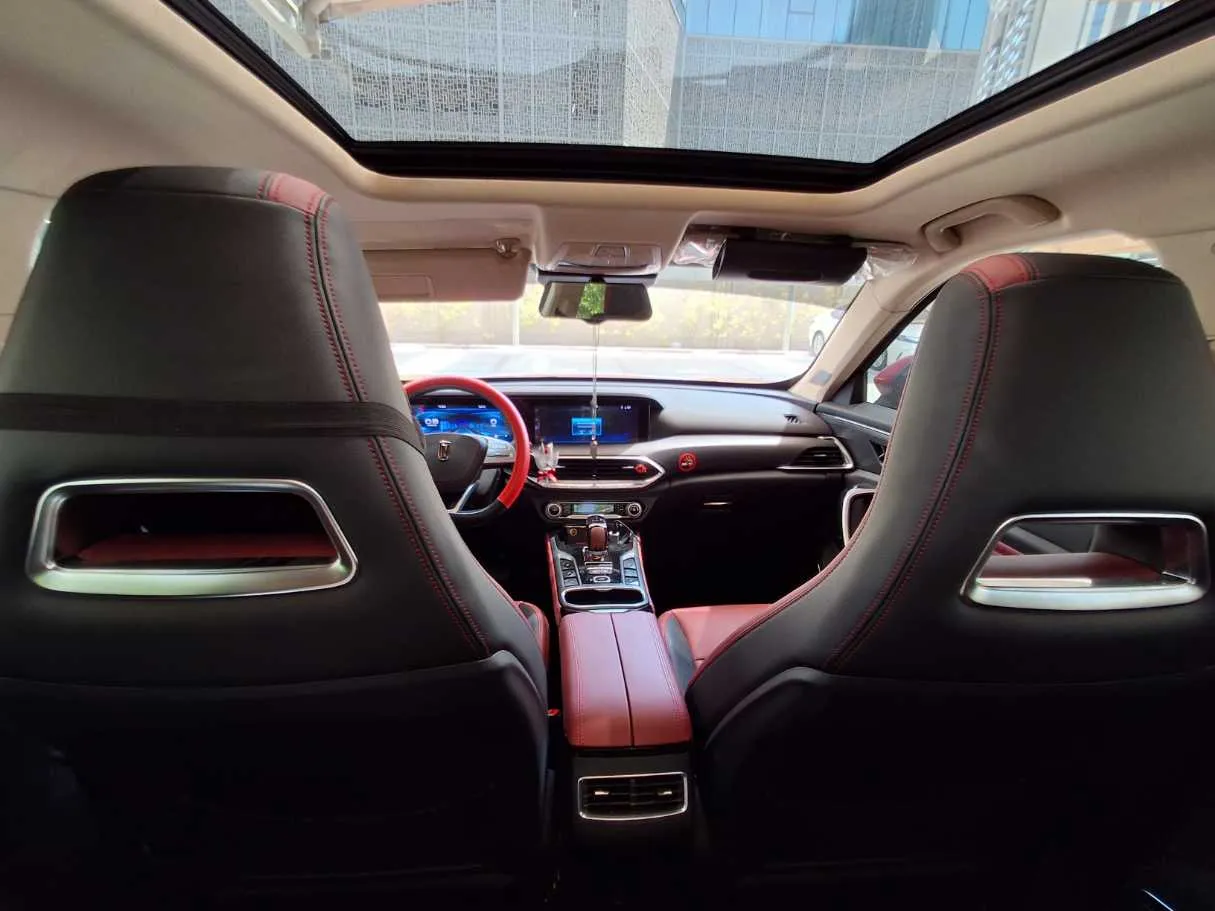 Car image 16