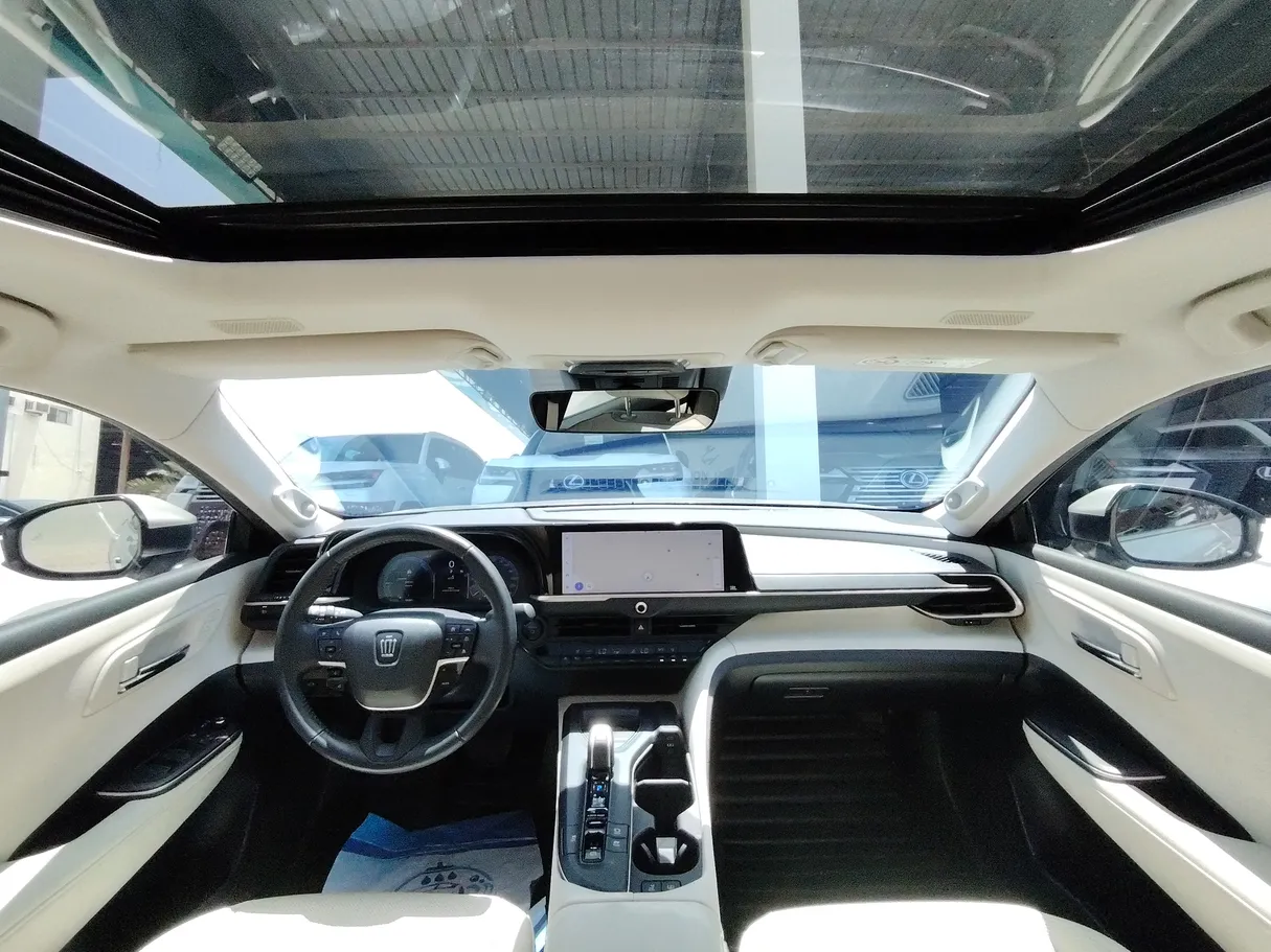 Car image 25