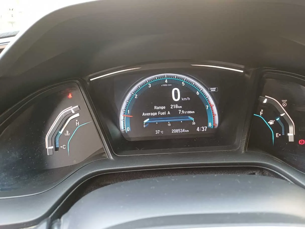 Car image 19
