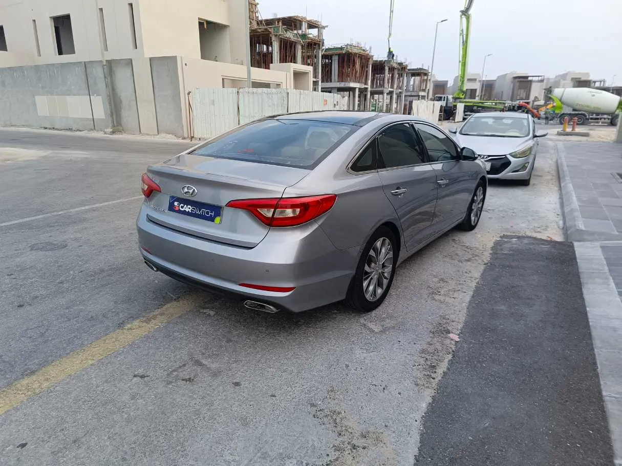 Car image 5
