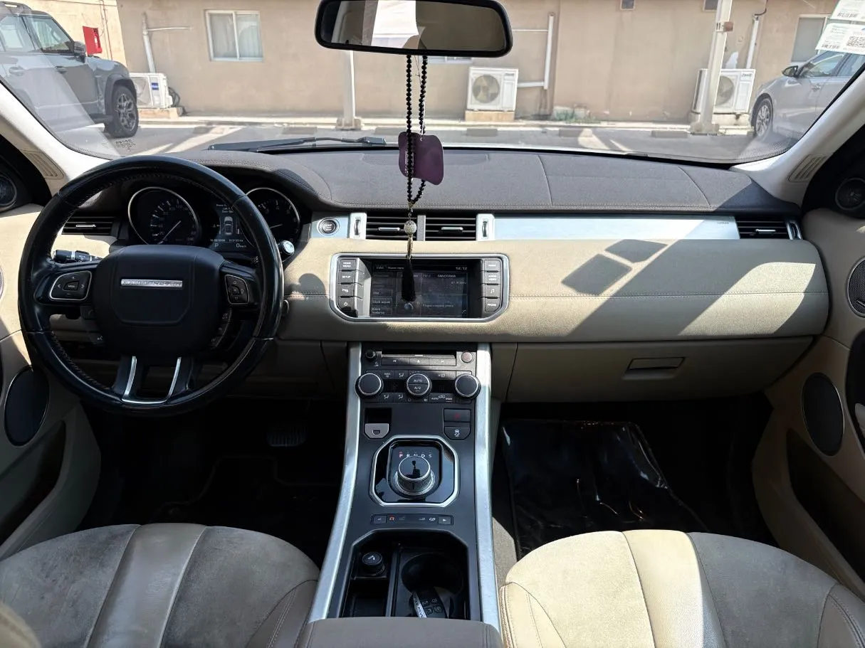 Car image 18