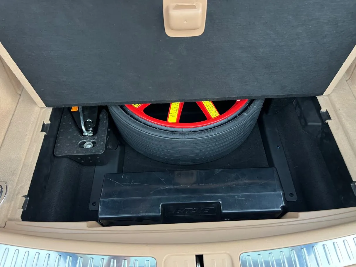 Car image 23