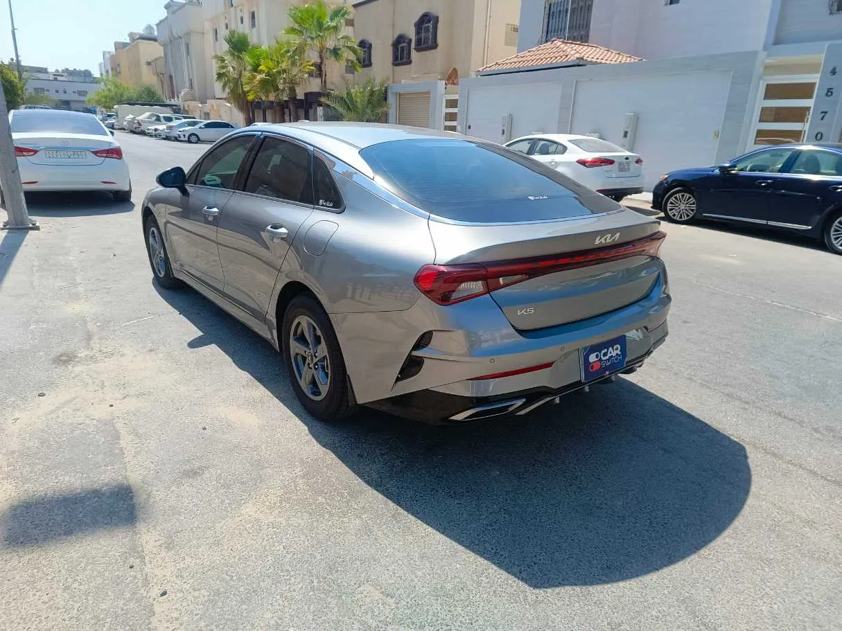 Car image 7