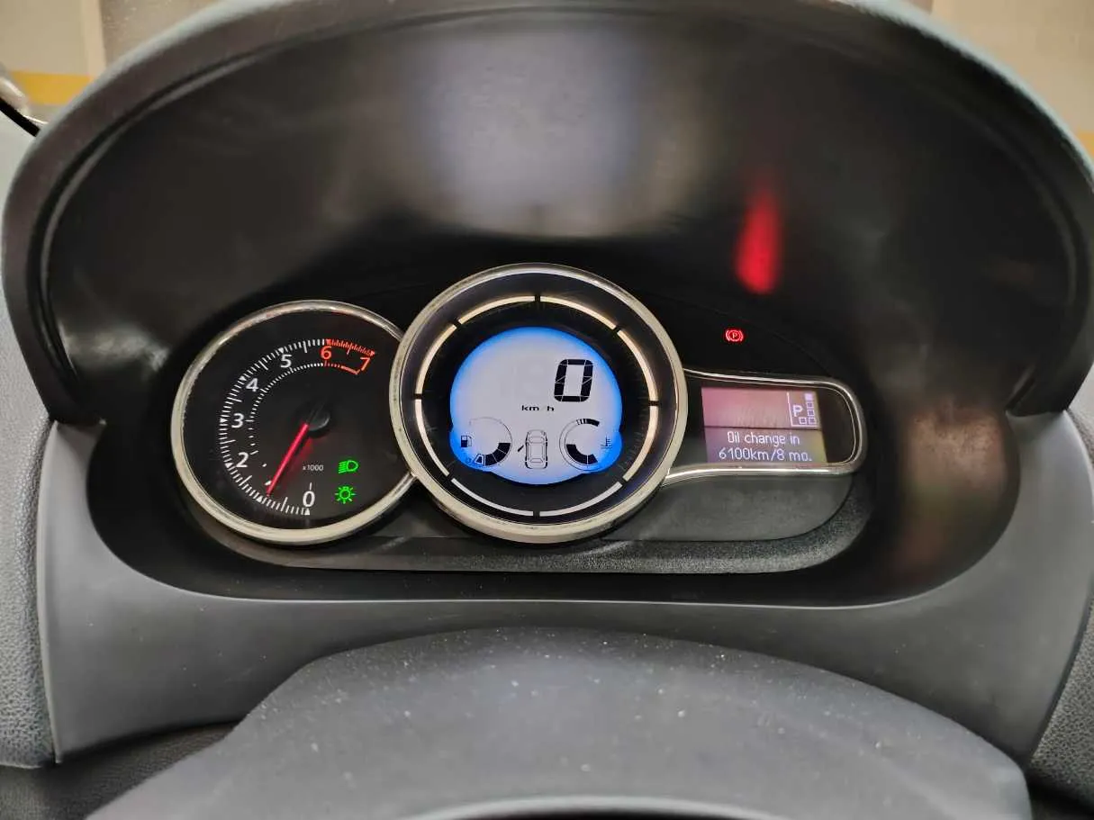 Car image 30