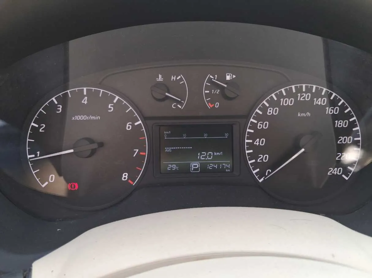 Car image 18