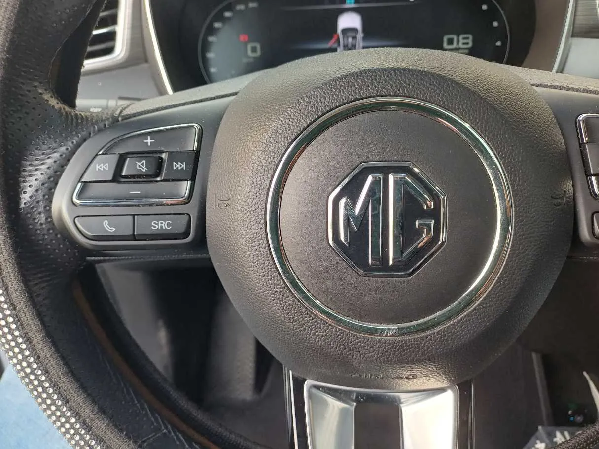 Car image 19