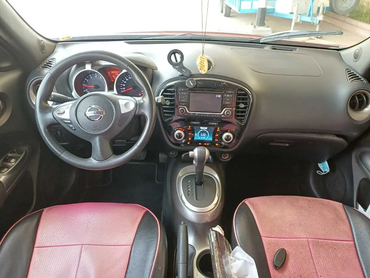 Car image 15